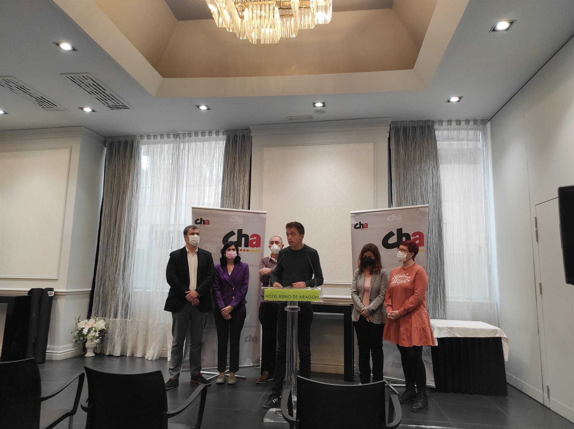 El diputado de Más País Íñigo Errejón se reúne en Zaragoza con representantes de CHA y Compromís. - FOTO: EUROPA PRESS  - 