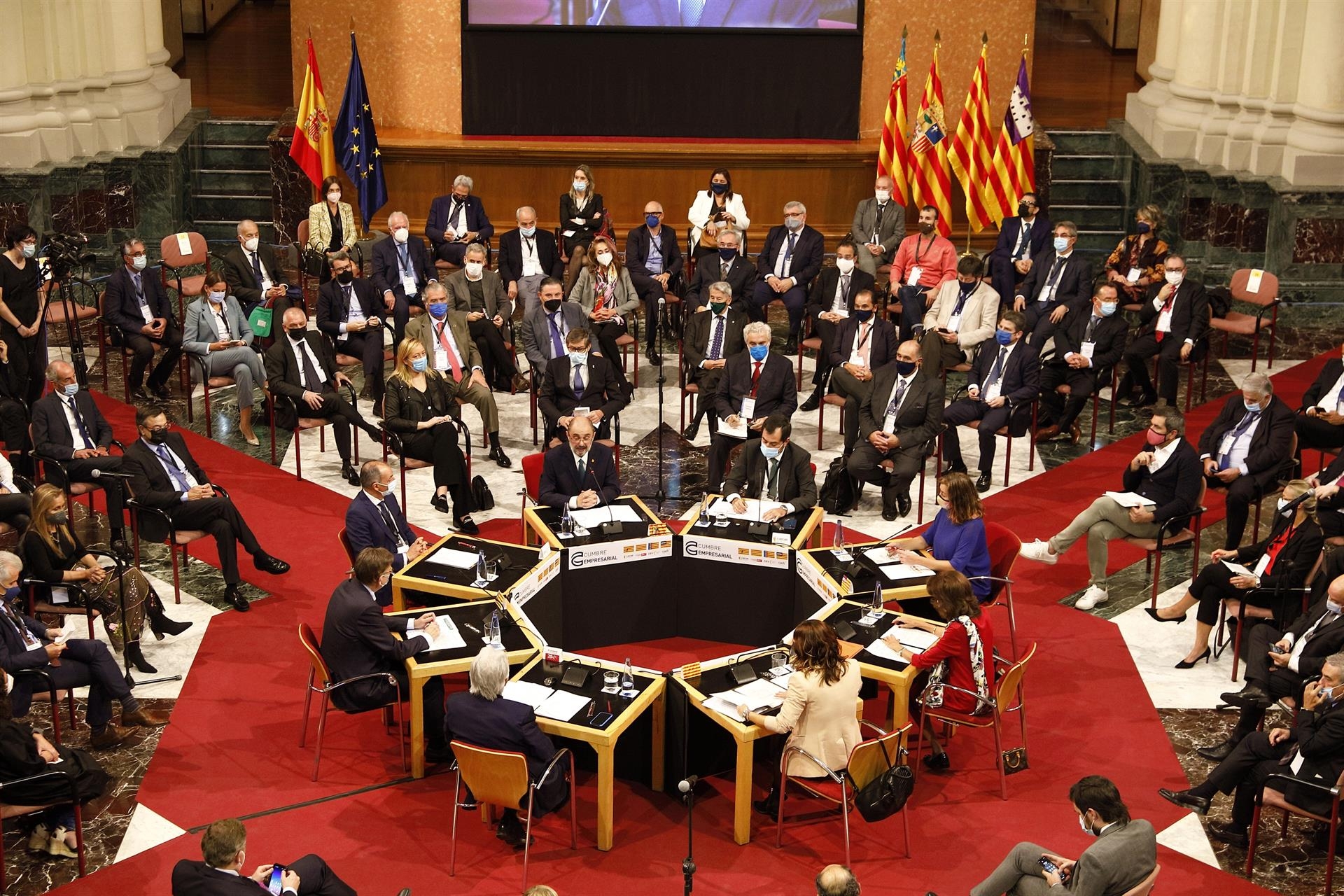 La Cumbre Empresarial de la Comunitat, Aragón, Cataluña y Baleares emplaza a encontrar soluciones conjuntas a la crisis