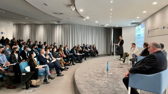 Garamendi señala la formación y la sostenibilidad como claves de la logística en España