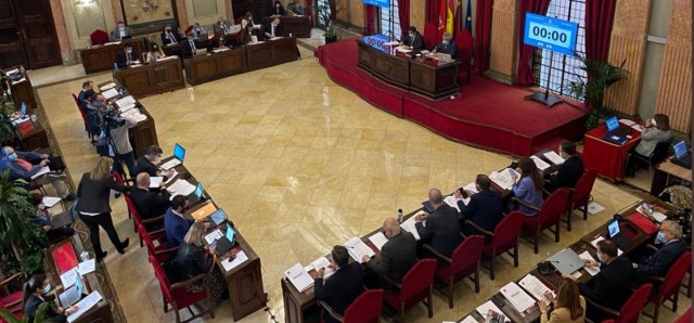 El PP se planta y abandona el Pleno de Murcia tras llamar Gómez a Coello 