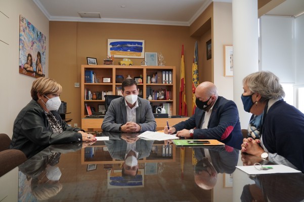 Burjassot firma un acuerdo con la asociación empresarial municipal para promover el comercio