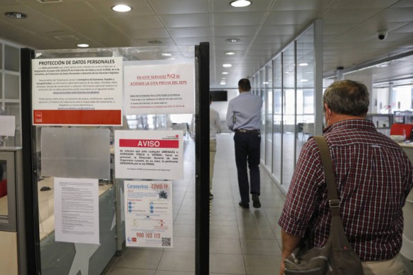 La creación de empleo no consigue absorber la entrada de nuevos murcianos al mercado laboral