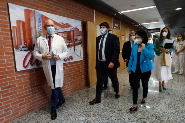 Darias anuncia una inversión de 32,4 millones para la renovación de 33 equipos sanitarios de alta tecnología en la Región
