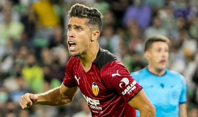 Paulista se ejercita con el grupo tras perder la memoria en el Villamarín