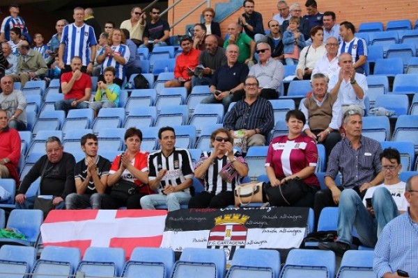 Las peñas del Cartagena organizan su primer viaje de la temporada sin apenas apoyo del club
