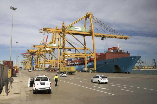 El Puerto de Valencia perdió en febrero 50.000 contenedores por la huelga encubierta en la estiba