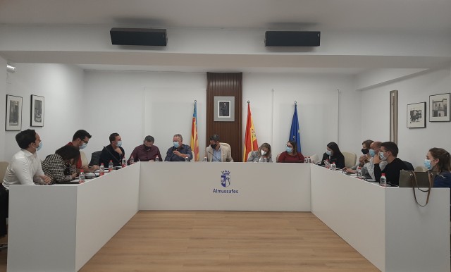 Almussafes aprueba las ordenanzas fiscales para 2022 manteniendo el IBI urbano al mínimo