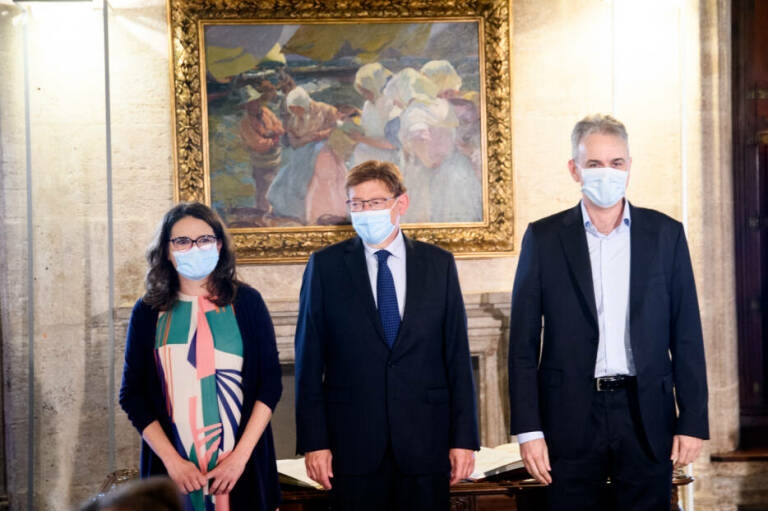 Oltra, Puig e Illueca, en el Palau. Foto: KIKE TABERNER - 