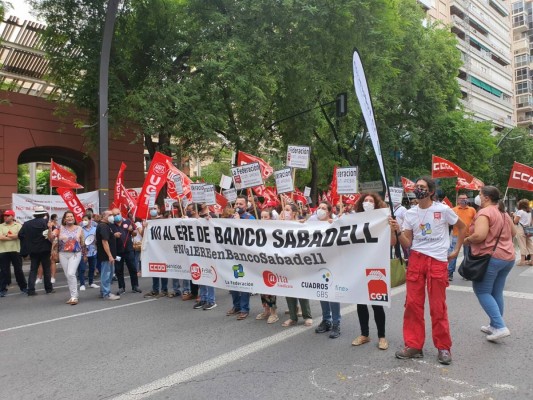 Hasta 560 puestos de trabajo en un año: balance de los ERE bancarios en la Región