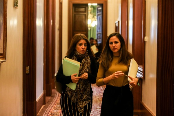 El PSOE y Podemos se reúnen para gestionar la crisis abierta en la coalición por la reforma laboral
