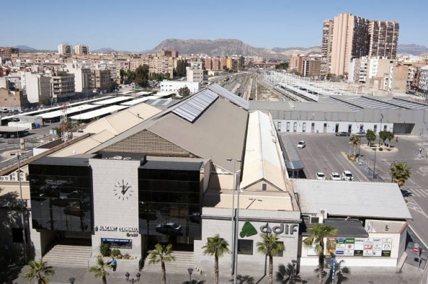 Avant recurre a un coordinador para supervisar los planes de la intermodal y el parque central