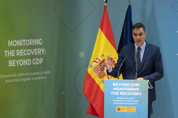 Sánchez remarca el compromiso del Gobierno de modernizar la legislación laboral a través del consenso