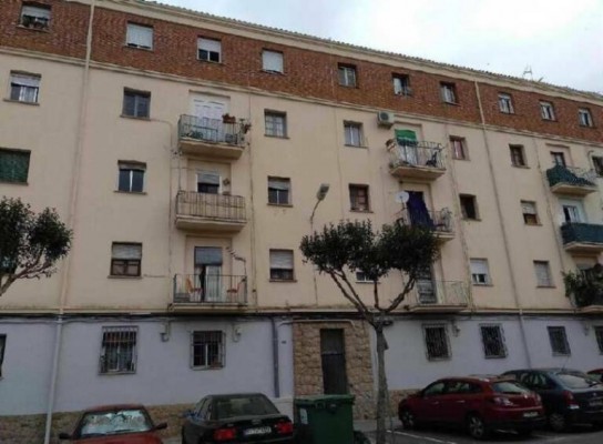 Botella Arquitectos toma ventaja para redactar el proyecto de mejora de las 120 viviendas de Castalia