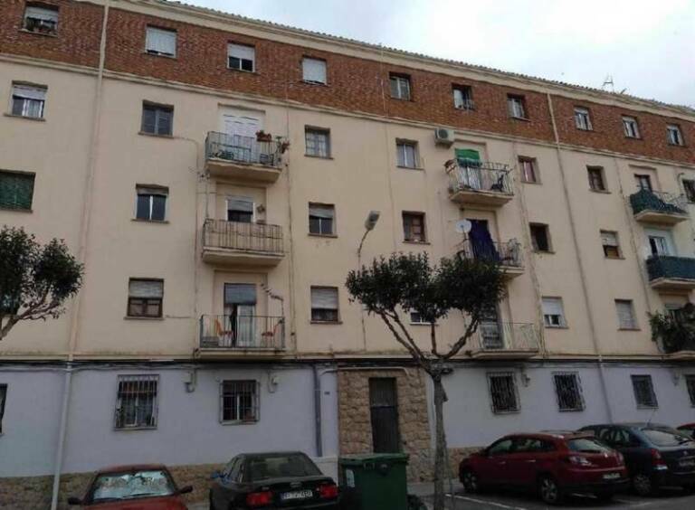 Botella Arquitectos toma ventaja para redactar el proyecto de mejora de las 120 viviendas de Castalia