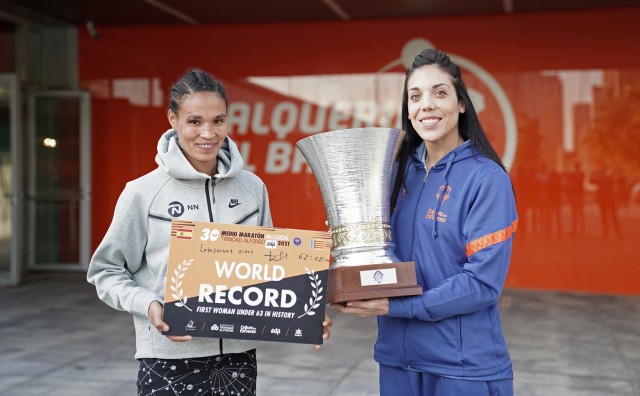 Cristina Ouviña y Letesenbet Gidey, reinas del deporte en València

