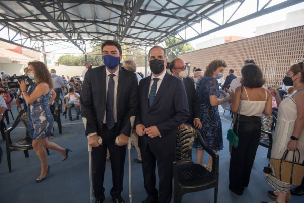 Así cobra un alcalde en l'Alacantí: la horquilla va de los 40 a los 5.000 euros al mes