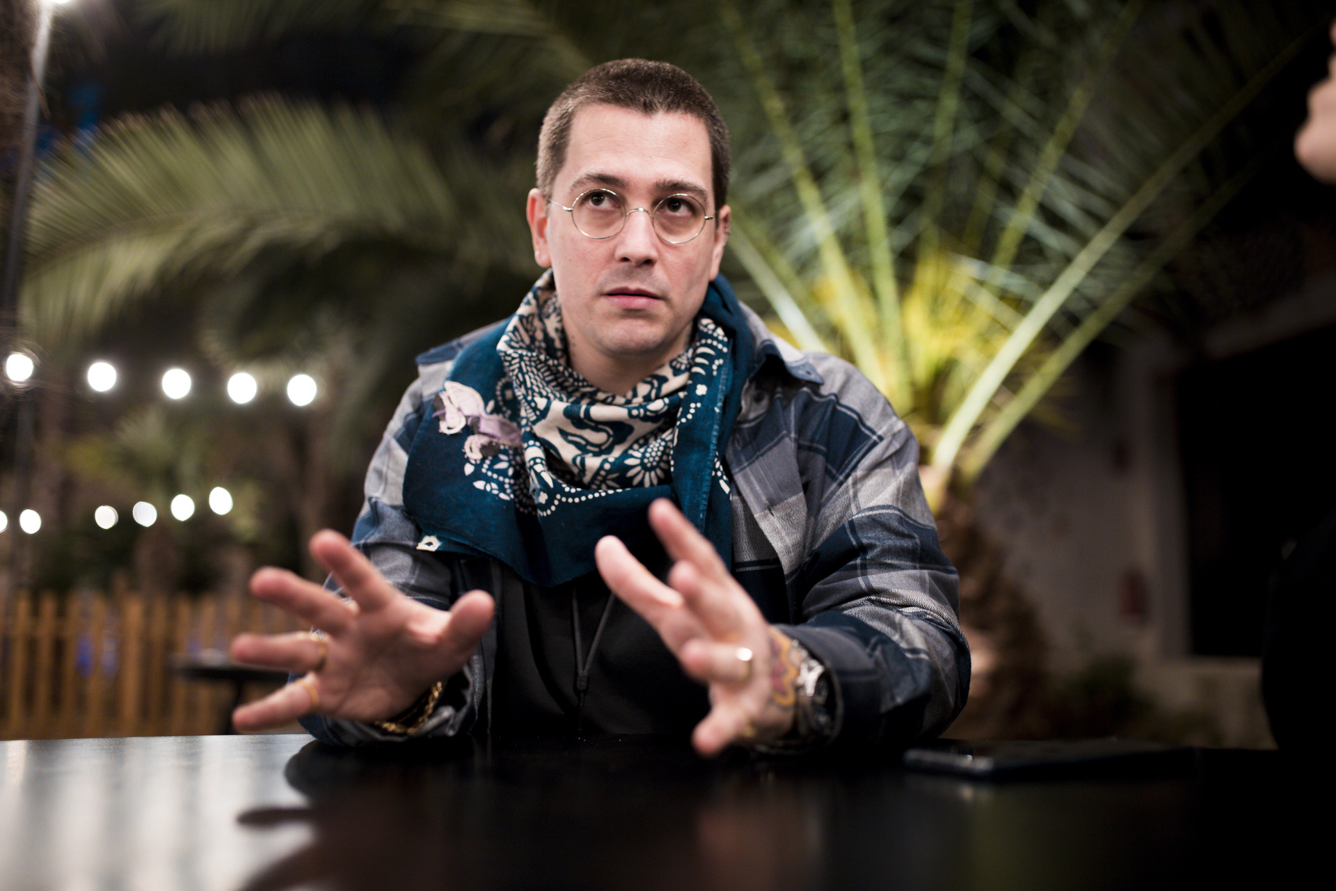 Ricardo Cavolo: “Somos animales cargados de emociones a analizar
