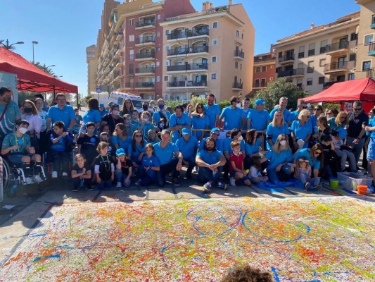 Voluntarios de CaixaBank en Valencia comparten una jornada solidaria con más de 70 personas en situación de vulnerabilidad