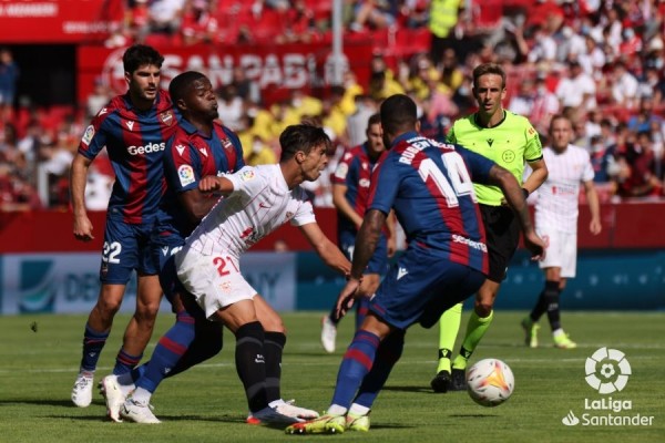 A Pereira se le cae su pareja fija de centrales