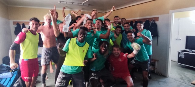 Los de Molo vencen pese a jugar más de media hora con un jugador menos