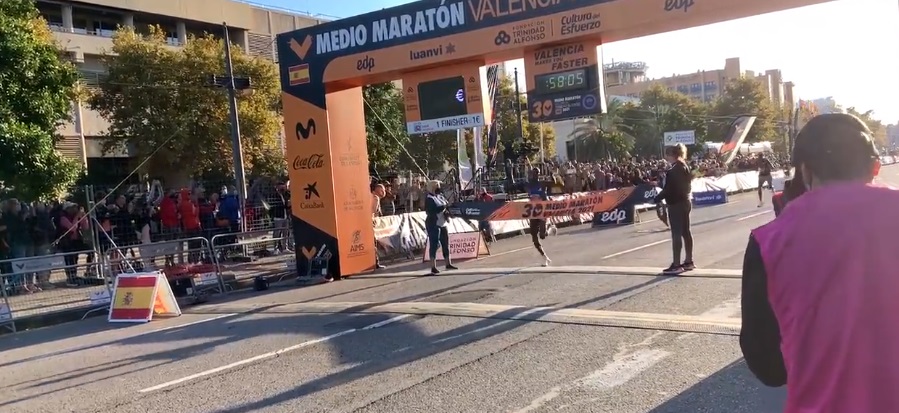 Abel Kipchumba se impone en la Medio Maratón de Valencia
