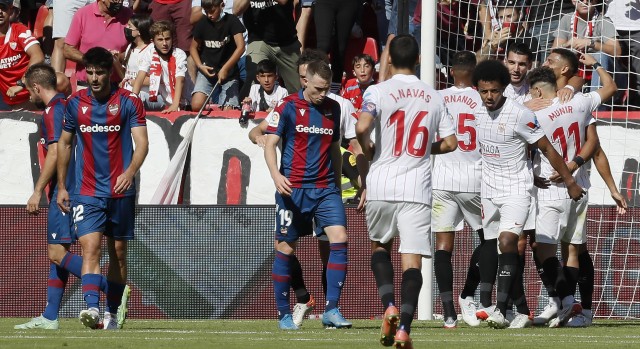 El Levante se parte por la mitad en el Pizjuán