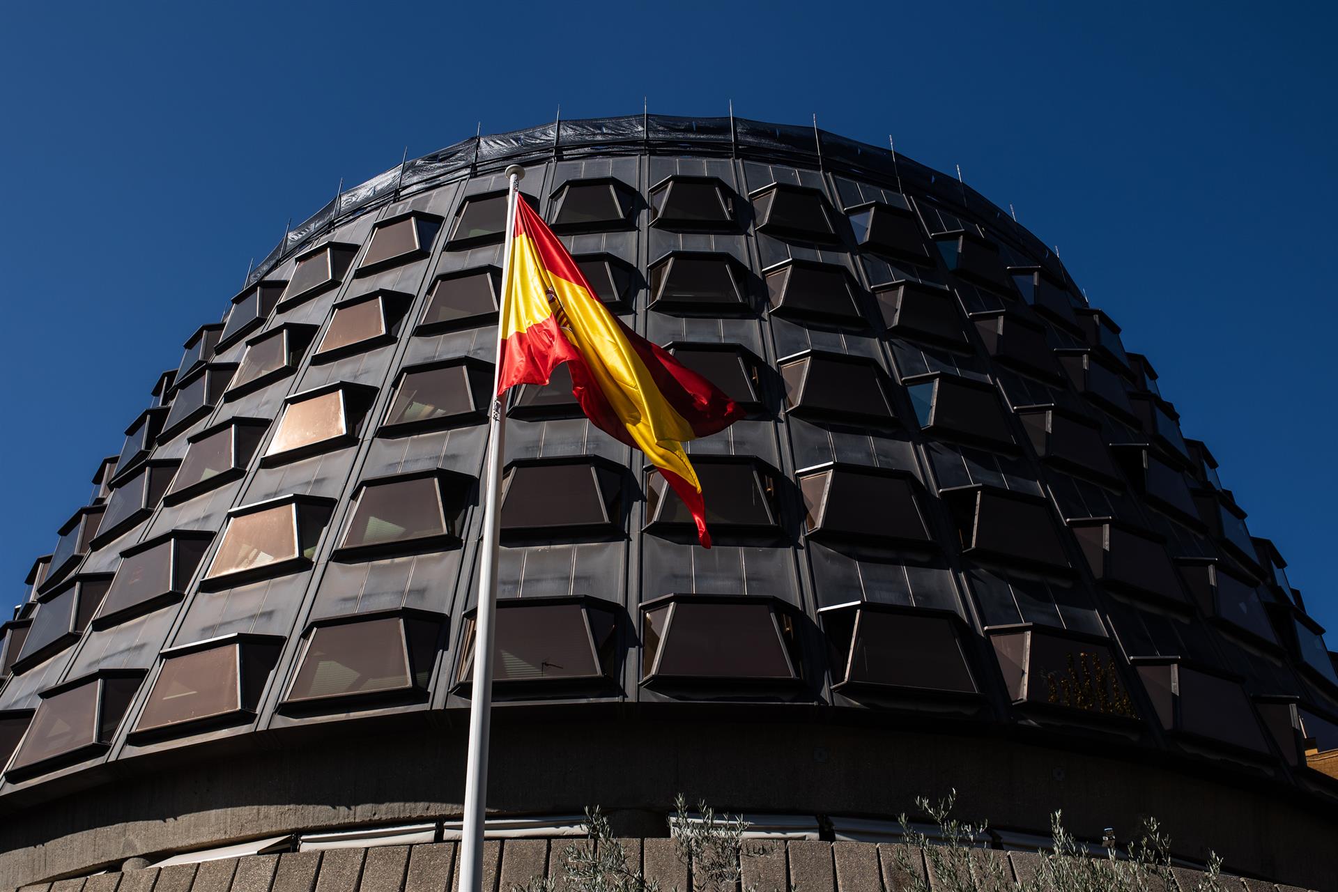 Fachada del Tribunal Constitucional, a 15 de octubre de 2021. Foto: ALEJANDRO MARTÍNEZ VÉLEZ/EP - 