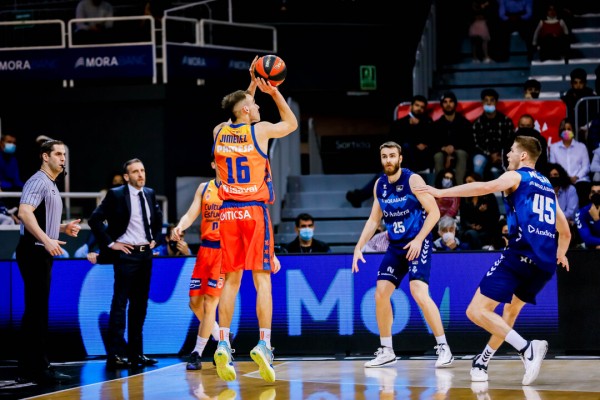 Victoria de coraje y orgullo de Valencia Basket
