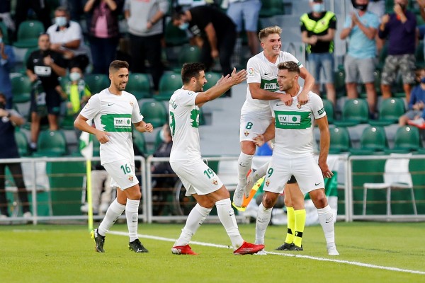 Lucas Boyé da ventaja al Elche ante el Espanyol