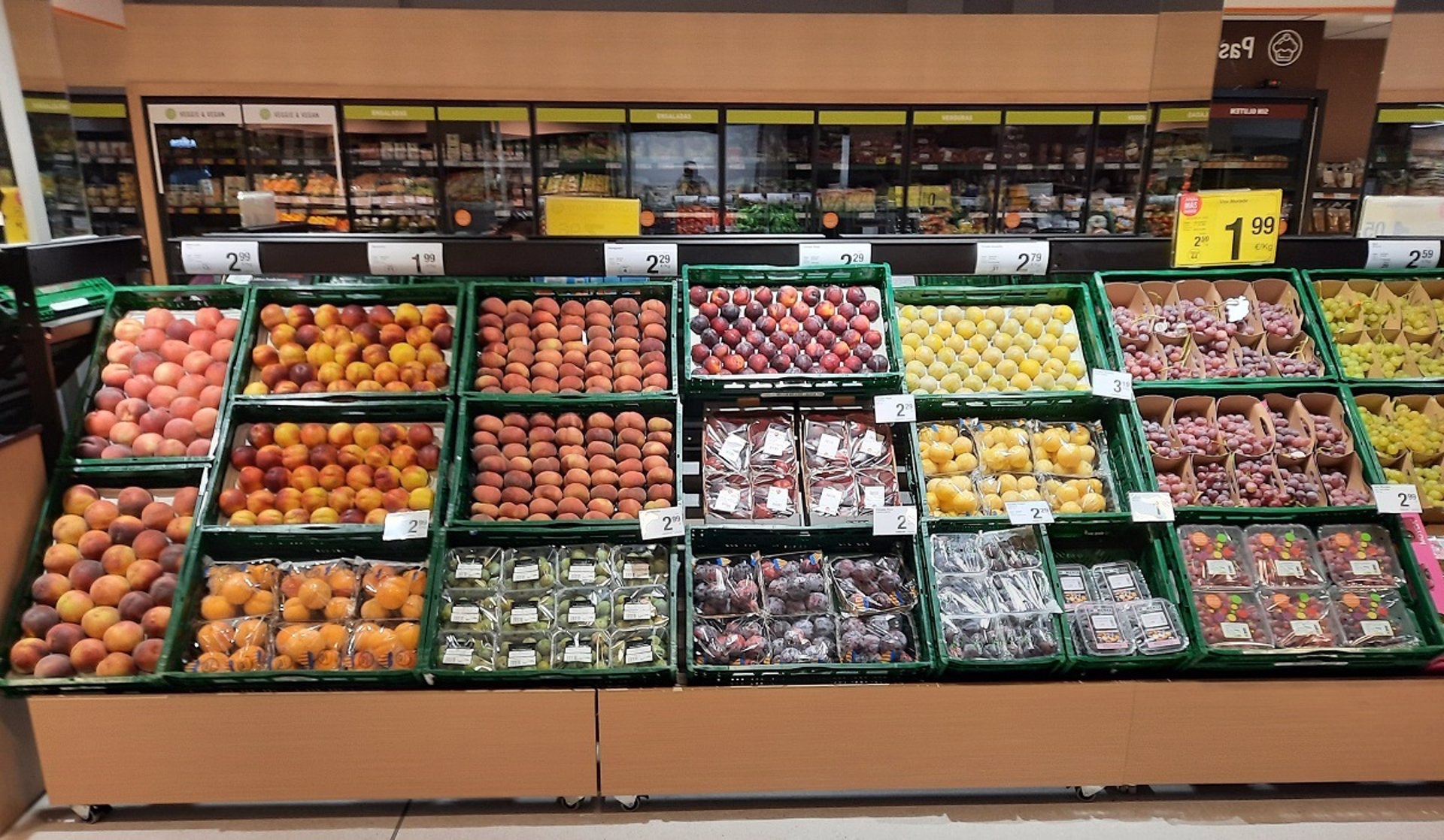 Consum compra más de 700.000 kilos de fruta de hueso a productores valencianos