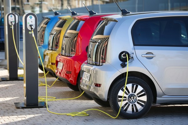 El PP propone a Diputación reservar un millón de euros para dotar al interior de vehículos eléctricos
