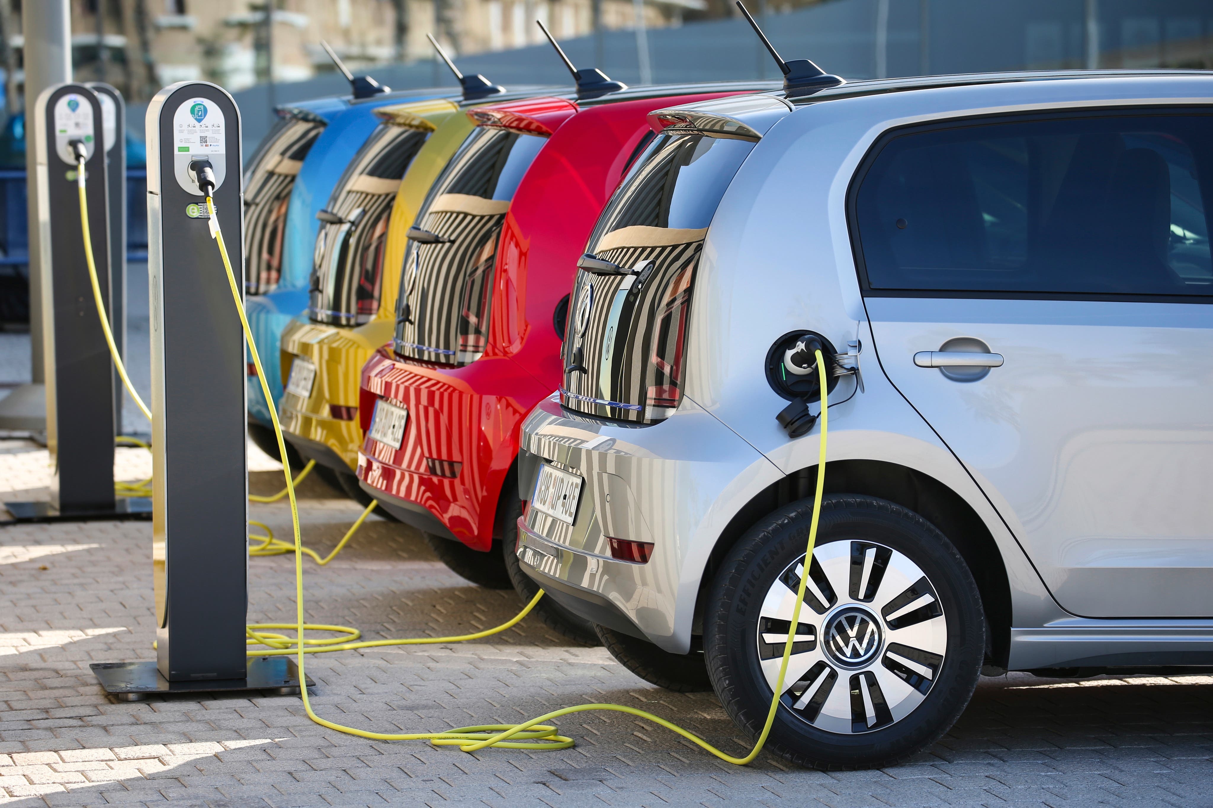 El PP propone a Diputación reservar un millón de euros para dotar al interior de vehículos eléctricos