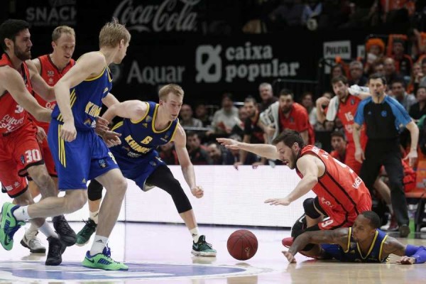 El Valencia Basket naufraga en Rusia y se jugará el pase a las semifinales en La Fonteta