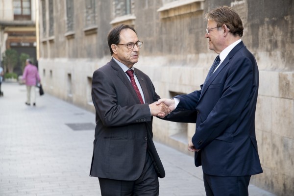 Los expertos recomiendan al Consell una bajada de actuales impuestos y la creación de otros nuevos
