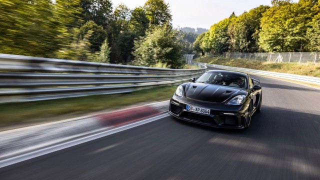 El nuevo Porsche 718 Cayman GT4 RS, en la fase final de pruebas