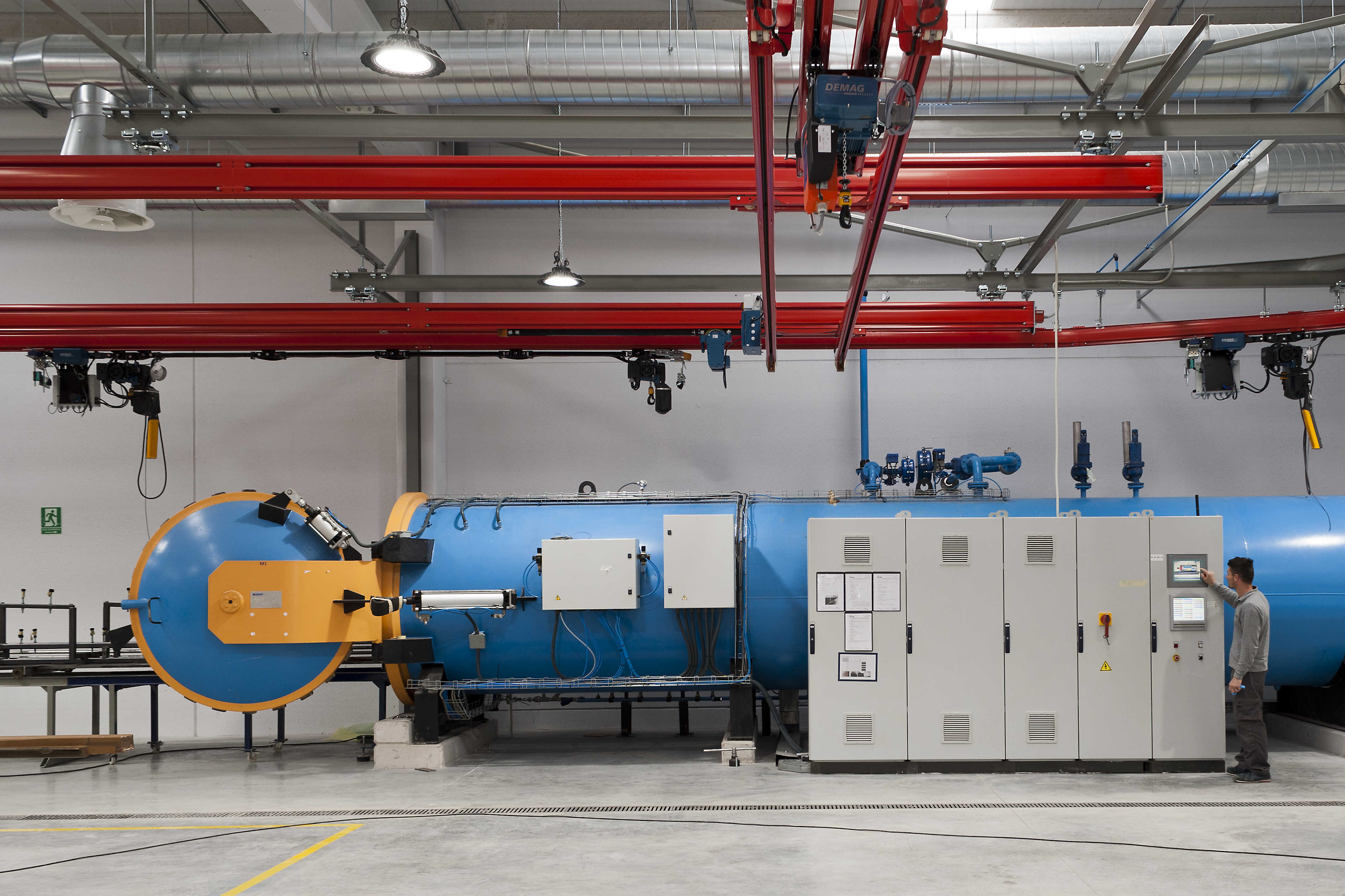 King Agro inaugura una planta industrial en Valencia para fabricar barrales de fibra de carbono