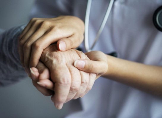El Cecova pide a Oltra que tenga muy en cuenta a la Enfermería en el Sistema de Servicios Sociales