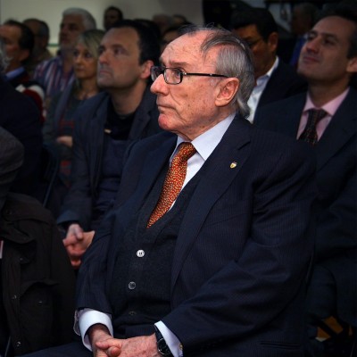 El Valencia lamenta el fallecimiento del hijo del histórico presidente Luis Casanova
