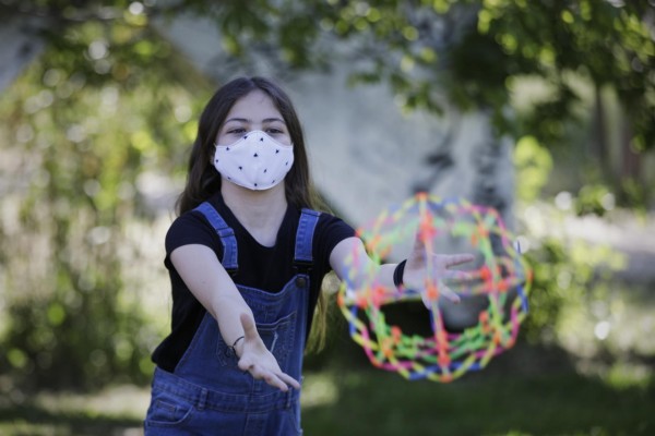 La mayoría de CCAA obligan todavía a los estudiantes a llevar mascarilla en el recreo