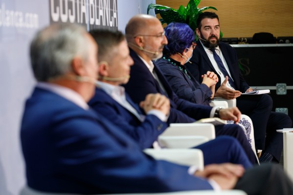 El reto de los destinos turísticos: colaborar, diversificar y no subvencionar