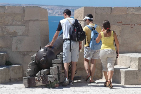 Unides Podem EU insta al pleno a descartar el cobro de entrada en los castillos de Alicante