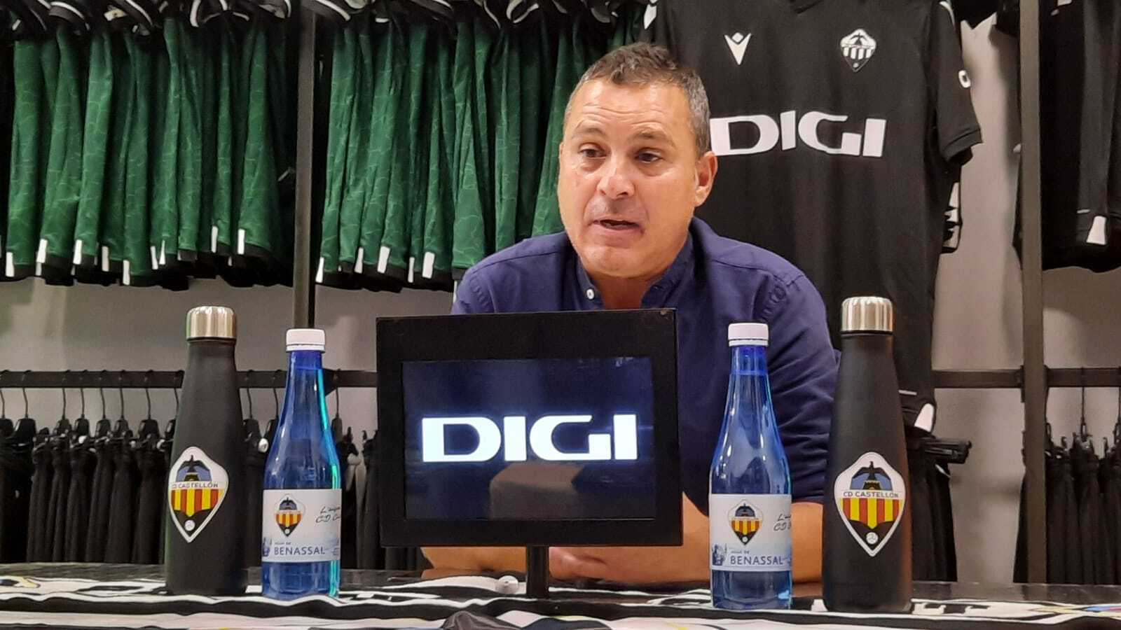 Escobar medita un cambio de sistema frente al San Fernando debido a las bajas