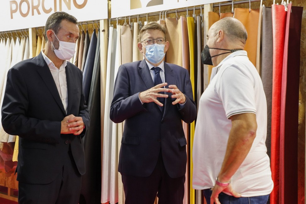 Ximo Puig en Futurmoda, en IFA. Fotos PEPE OLIVARES - 