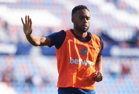 Hernani sigue con su futuro por resolver mes y medio después
