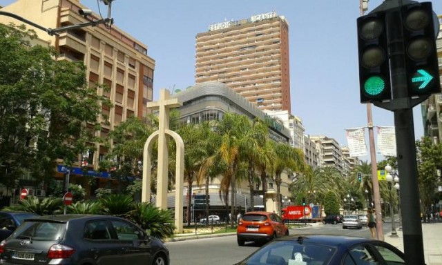 EU eleva al Consell un listado de vestigios franquistas 'a retirar' en Alicante 