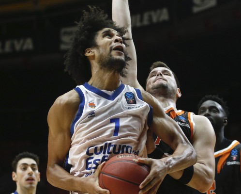 Labeyrie lidera la victoria europea del Valencia