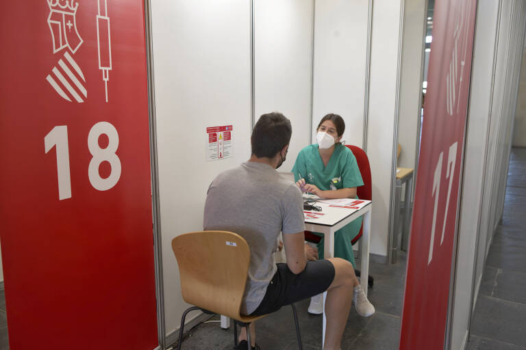 Sanidad anima a vacunarse ante el aumento de casos en Castelló de personas no inmunizadas