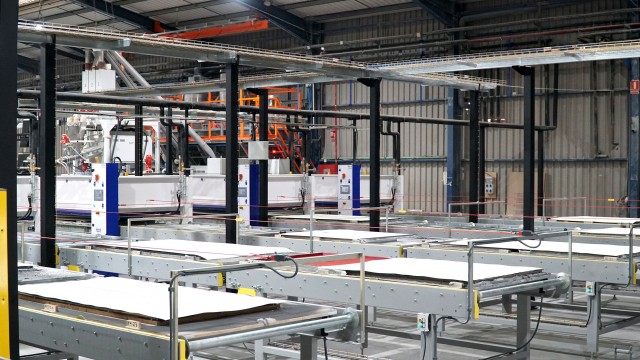 Acquabella pone en marcha la línea de
fabricación automática de platos de ducha más

grande de Europa