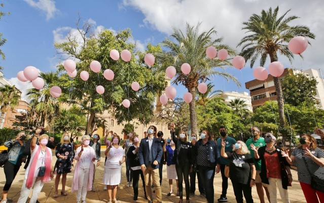 Quirónsalud Torrevieja y AFECANCER, unidos frente al cáncer de mama 
