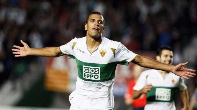 Un doblete de Jonathas a Casilla permitió el triunfo local en último Elche-Espanyol
